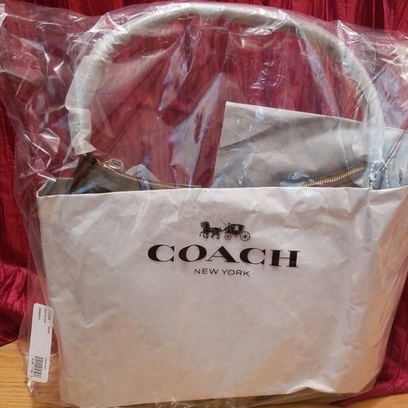 NWT COACH Signature Zip Shoulder Bag - Picture 2 of 7